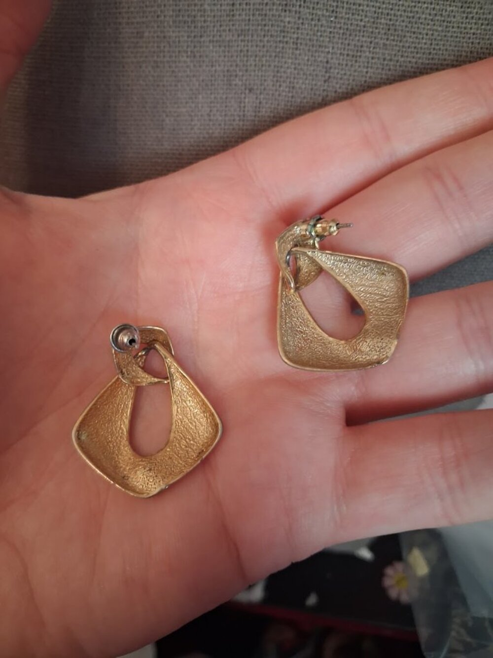 Retro style dangle earrings - Picture 2 of 2